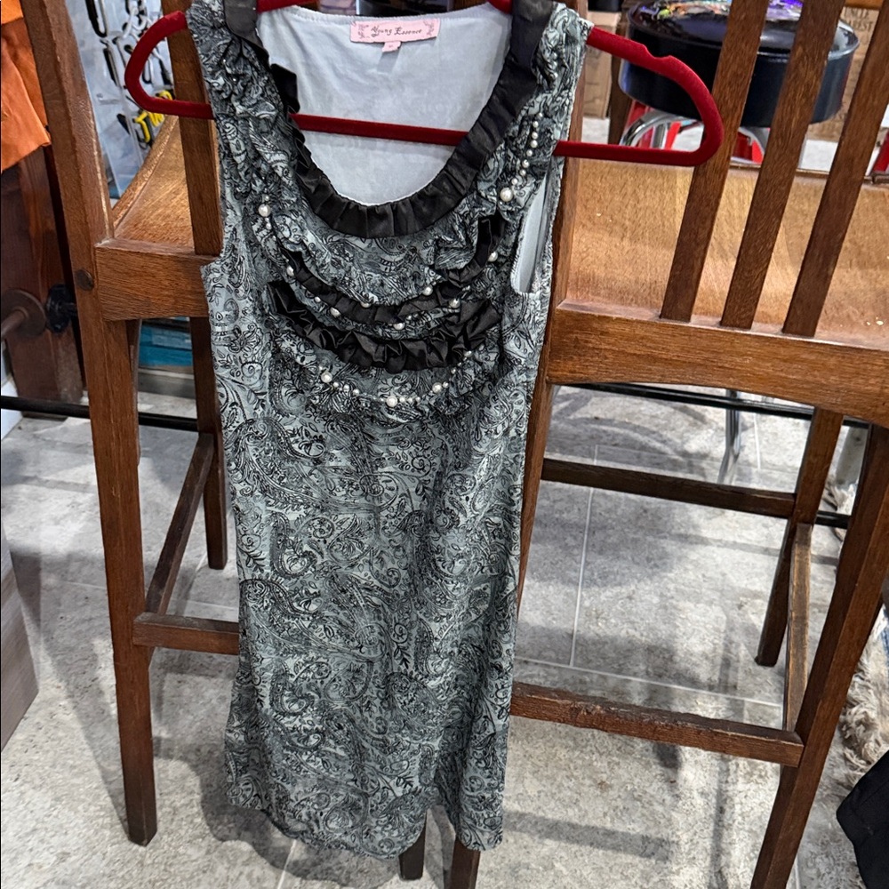 Young Essence Black and Gray Dress‎